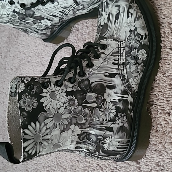 Doc Martens Floral Slime - RARE - LIKE NEW - Picture 6 of 7
